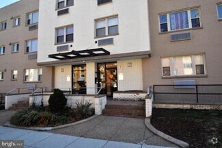 Building Photo - 738 Longfellow St NW