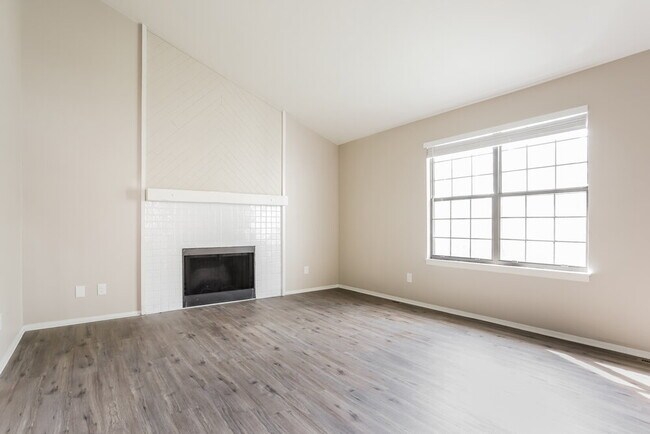 Foto del edificio - 17497 E Grand Dr