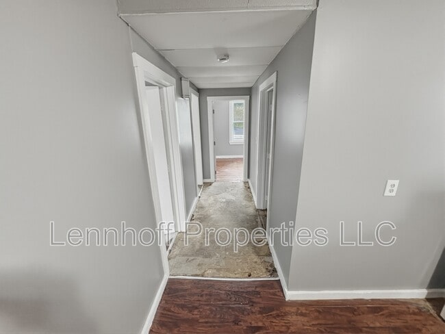 Building Photo - 142 Jewett St
