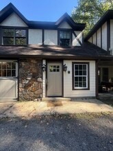 Building Photo - 8 E Woodbound Dr