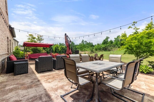 Building Photo - Luxury Living in The Oaks at Cotswold – 5B...