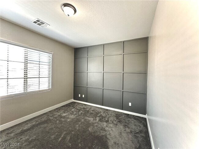 Building Photo - 499 Stonegate Meadow Ave