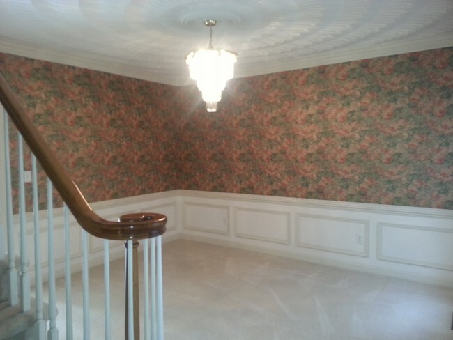 Foto del edificio - 636 Hidden Falls Ln