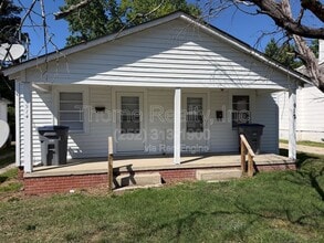 Building Photo - 914 Nashville Rd