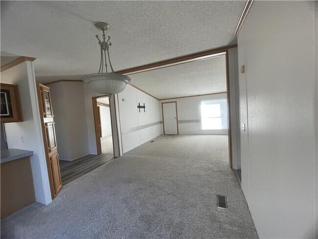 Building Photo - 398 Township Rd 344