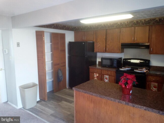 Building Photo - 4010 Rustico Rd
