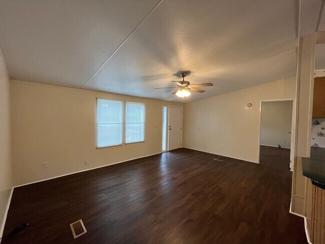Foto del edificio - Modular Home Located In Fort Mitchell!