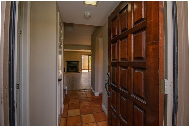 Building Photo - Wonderful 2BR Condo located in Las Playas ...