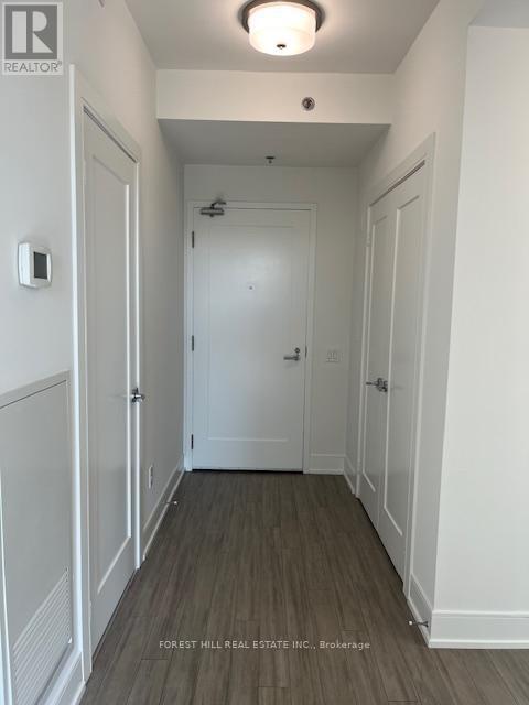 Building Photo - 310 Tweedsmuir Ave