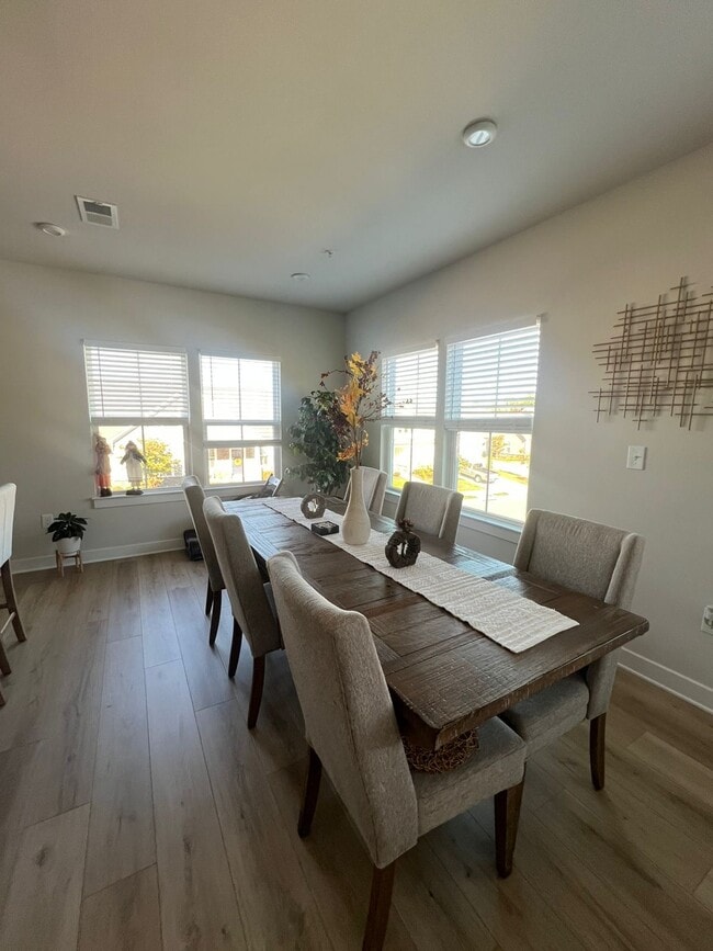 Building Photo - 6655 Citory Way