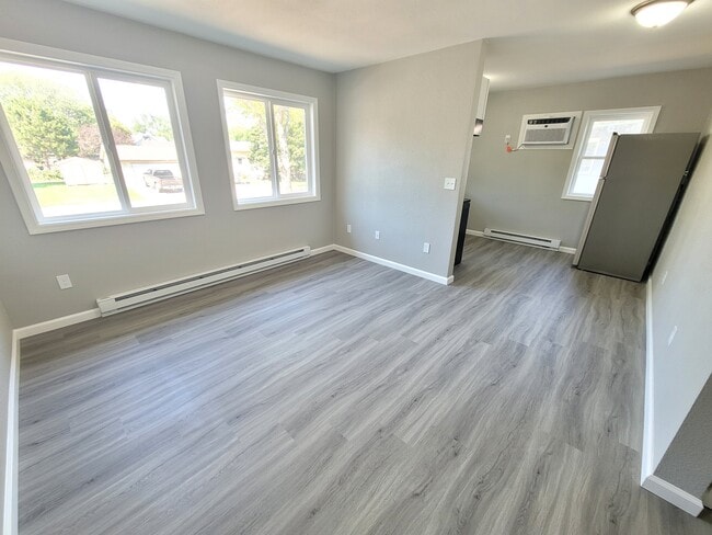 Foto del edificio - 1301 Iowa Ave SE