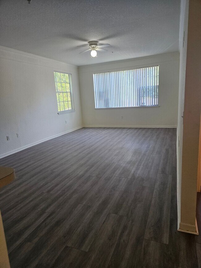 Building Photo - 2 Bedroom Condo for Rent in New Tampa!