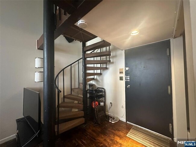 Foto del edificio - 464-470 Central Ave