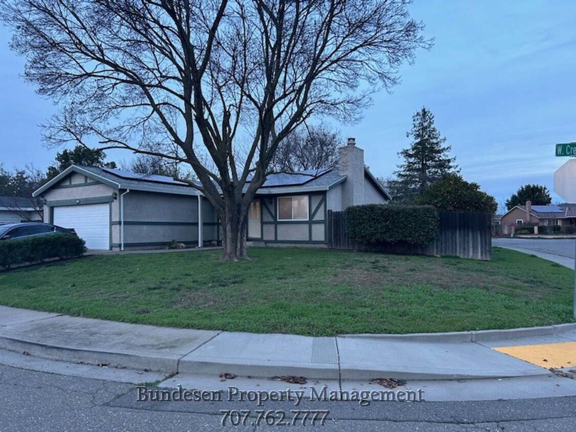 Primary Photo - 400 W Creekside Cir