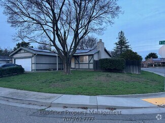 Building Photo - 400 W Creekside Cir