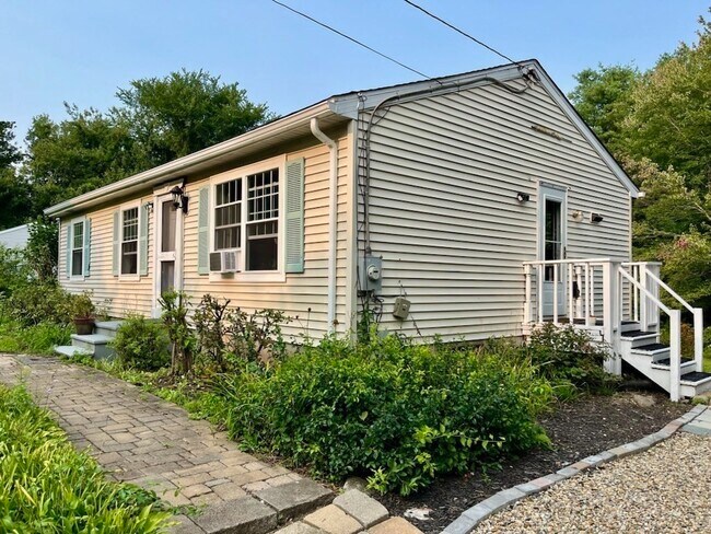 Building Photo - 229 Osborne Rd
