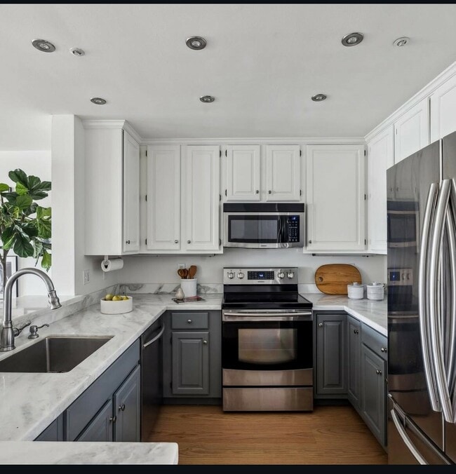 Photo - 3315 Fillmore St Apartment