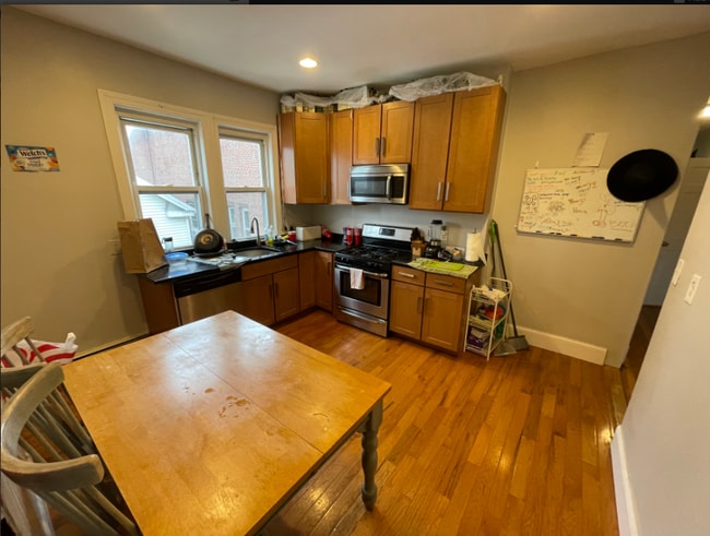 Building Photo - 135 Saint Alphonsus St