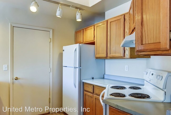 Foto del edificio - 8400 E Lakeshore Dr