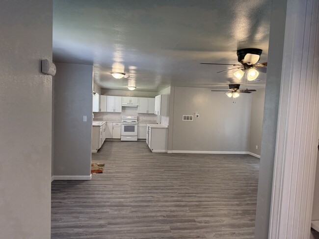 Building Photo - 5657 N 66th St