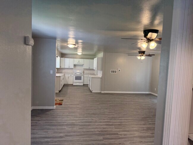 Foto del edificio - 5657 N 66th St