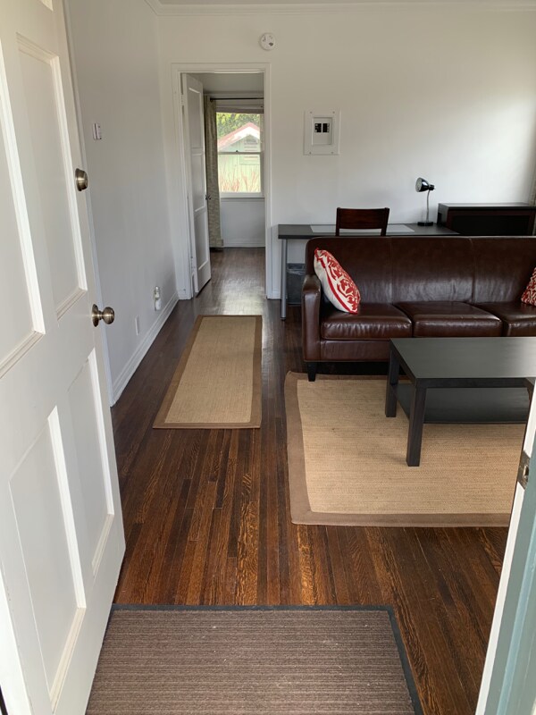 Foto del edificio - 1567 W 27th St