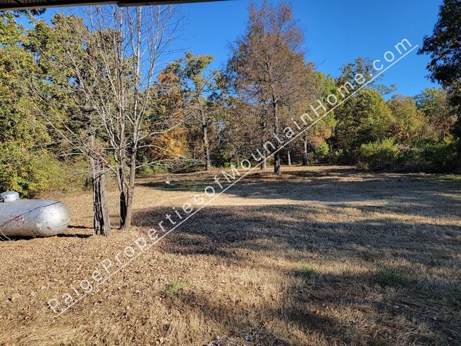 Building Photo - Country Home in Midway