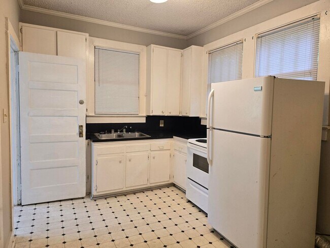 Building Photo - 1029 Kinard Ct