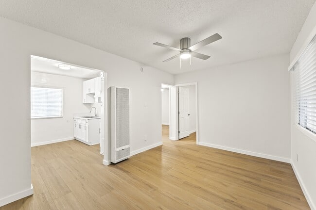 Foto del edificio - 9302 Avalon Blvd