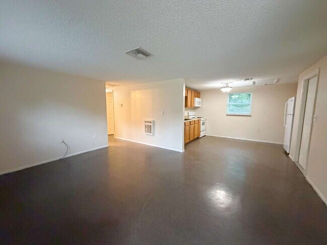 Foto del edificio - "Charming 3-Bedroom Gem in Land O' Lakes – Your Cozy Retreat Awaits!"