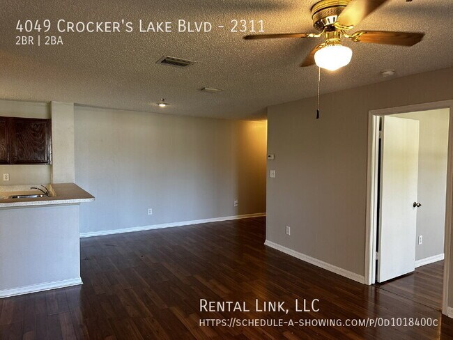 Foto del edificio - 4049 Crockers Lake Blvd