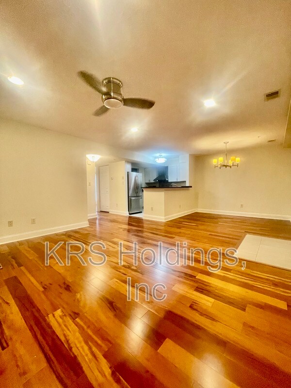 Building Photo - 6917 Mary Caroline Cir