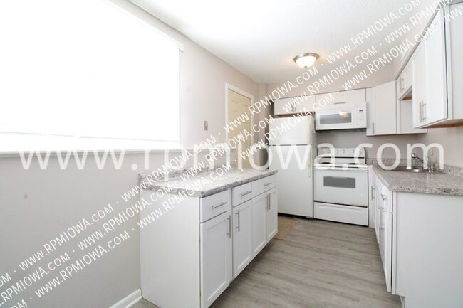 Foto del edificio - GREAT LOCATION!! 2 Bedroom Duplex in Ankeny