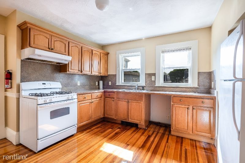 Primary Photo - 4 br, 2 bath House - 28 Chesnut street