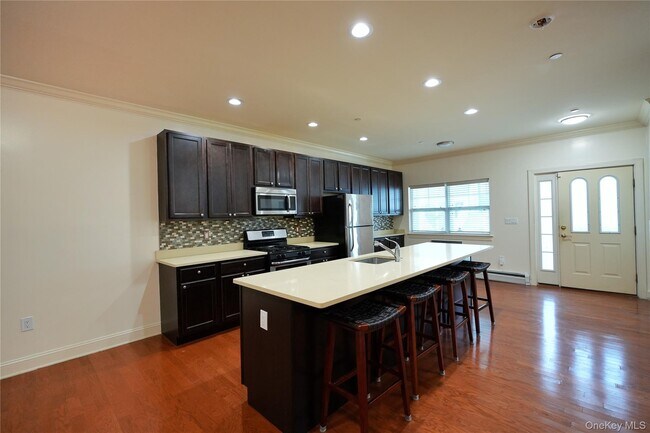 Foto del edificio - 102 Cove Ct