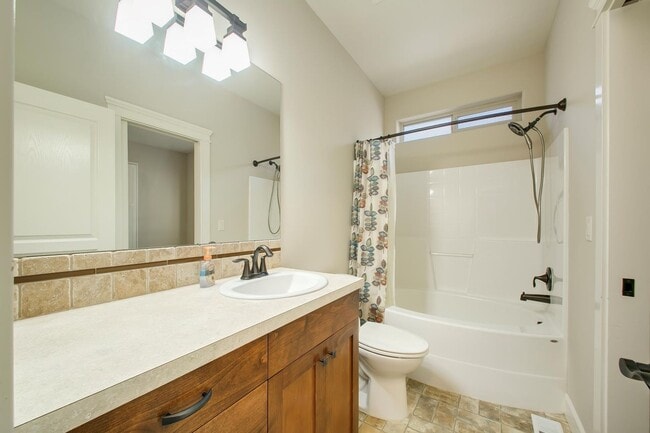 Building Photo - Beautiful Single Level Boise South Boise H...