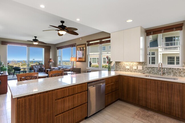 Building Photo - Furnished 2 Bedroom Luxury Townhome!