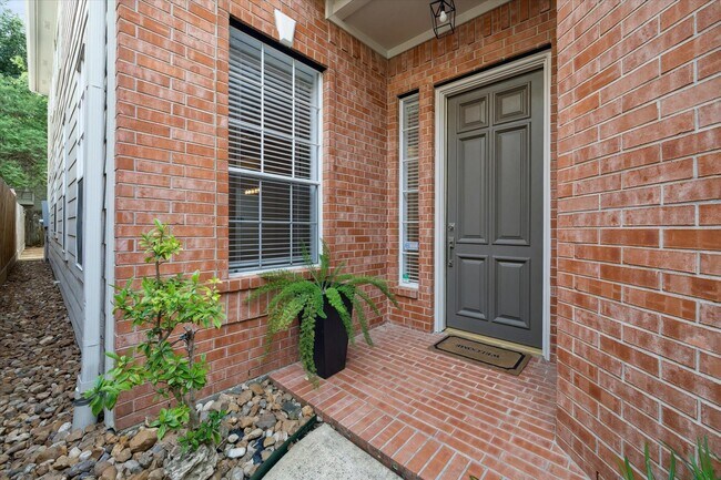 Building Photo - 5115 Gibson St
