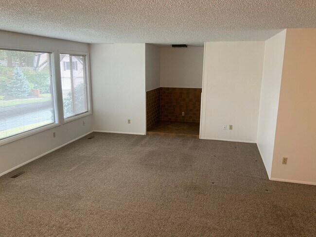 Foto del edificio - 1410 Amberland Ave
