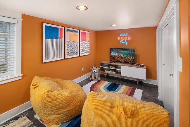 Foto del edificio - 6021 7th Ave NW