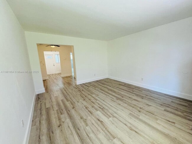 Photo - 1135 Euclid Ave Apartment