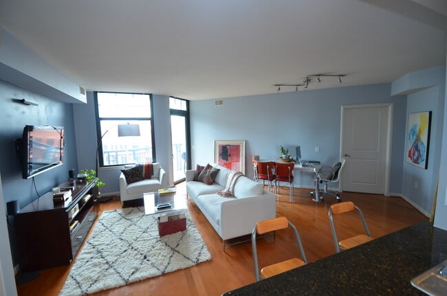 Photo - 1021 N Garfield St Apartment