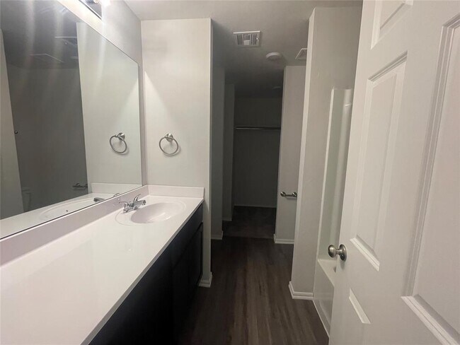 Building Photo - 831 Highgarden Cir