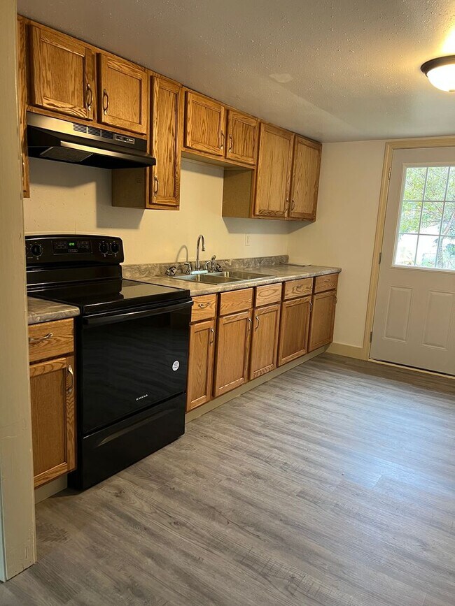 Foto del edificio - Available NOW