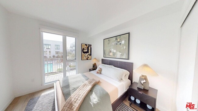 Building Photo - 2455 Overland Ave