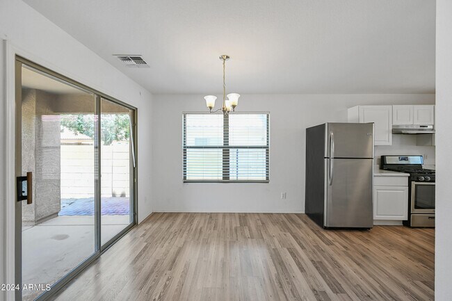 Building Photo - 2312 E Gleneagle Dr