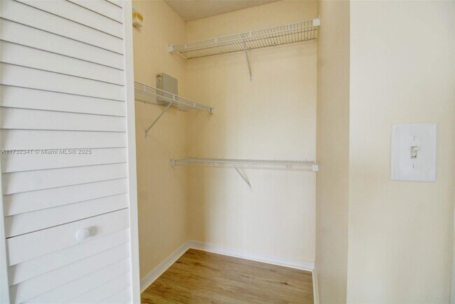 Foto del edificio - 2205 SE 23rd Rd
