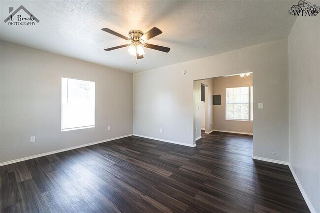 Foto del edificio - 2172 Ave L