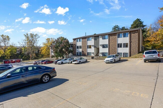 Foto del edificio - 902 Benton Dr