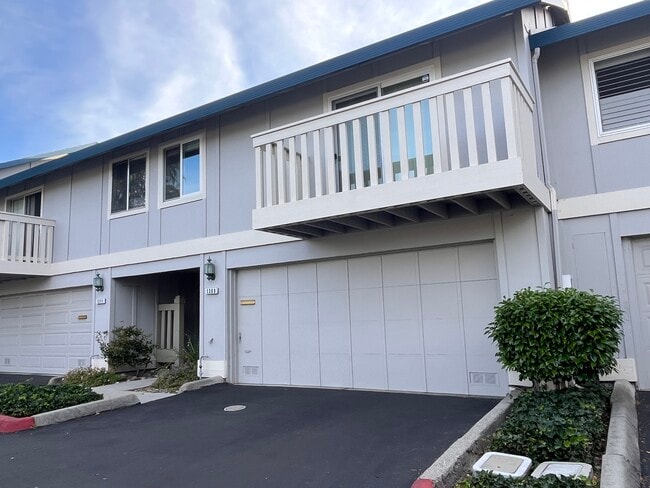 Frente - 1369 Cherrywood Sq